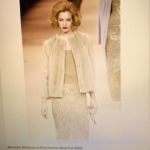 Original Alexander McQueen Fall 2005 runway mink fur jacket. Collectors item. - Picture 14 of 14